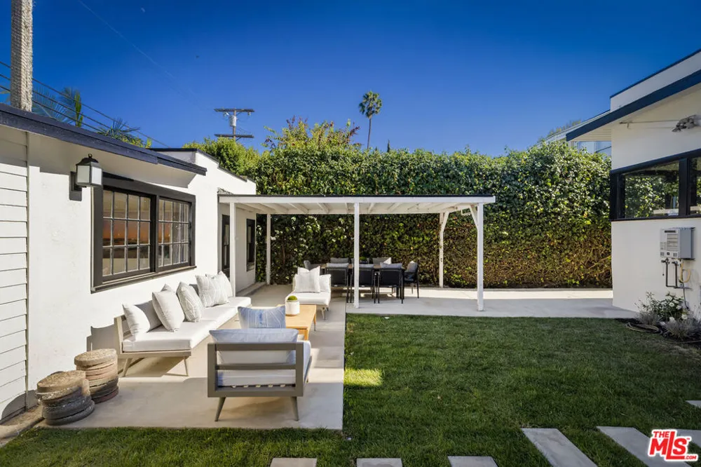 1922 Taft Avenue Los Angeles, CA 90068
