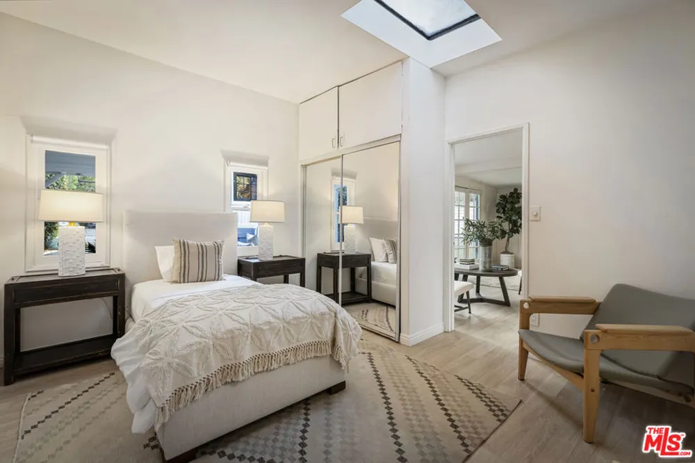 1922 Taft Avenue Los Angeles, CA 90068