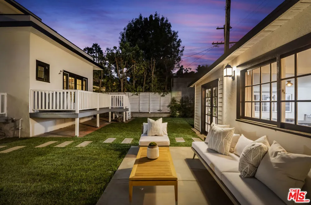 1922 Taft Avenue Los Angeles, CA 90068