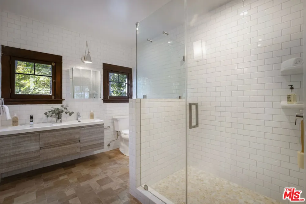 1922 Taft Avenue Los Angeles, CA 90068