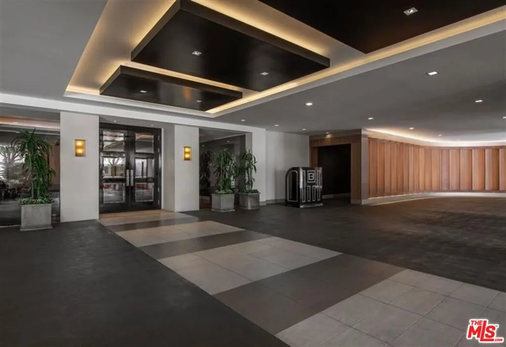 8500 Burton Way #614 Los Angeles, CA 90048