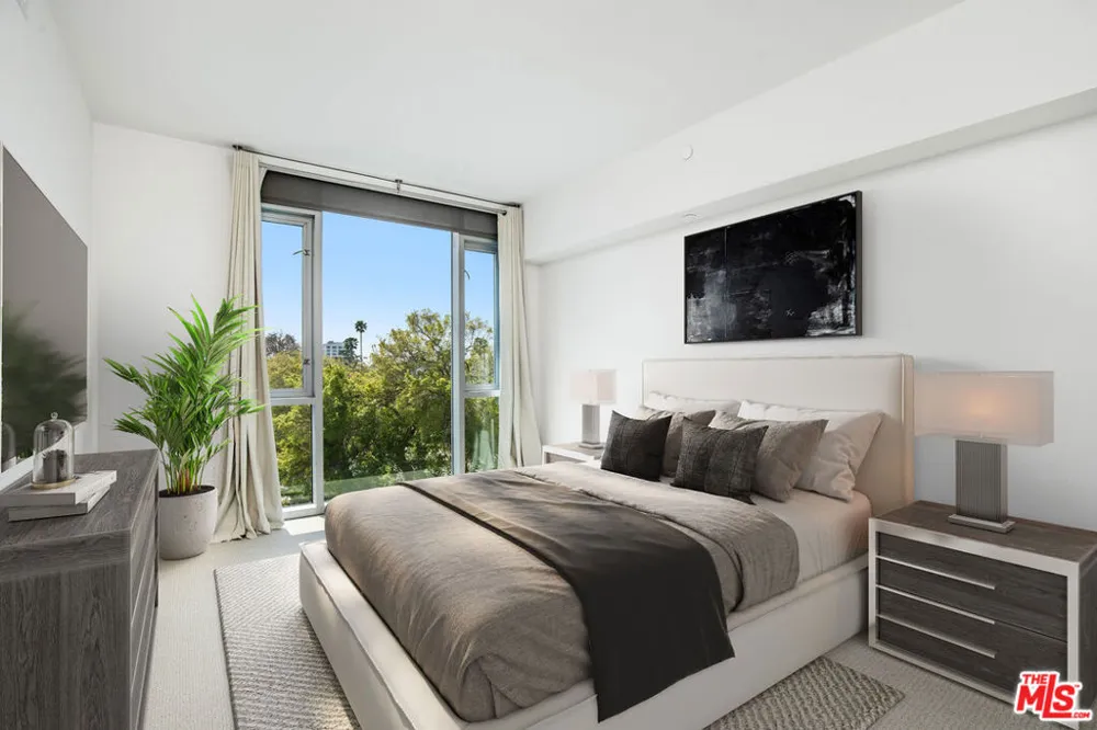 8500 Burton Way #614 Los Angeles, CA 90048