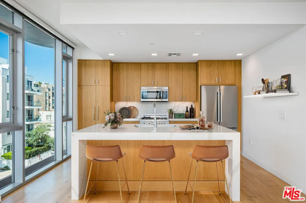 8500 Burton Way #614 Los Angeles, CA 90048