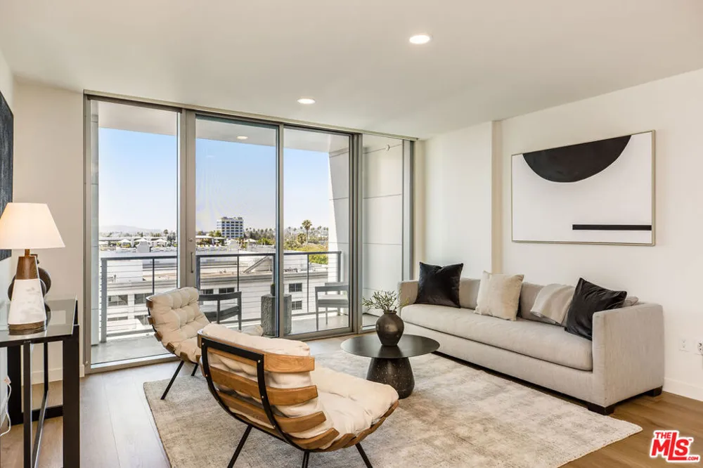 8500 Burton Way #614 Los Angeles, CA 90048