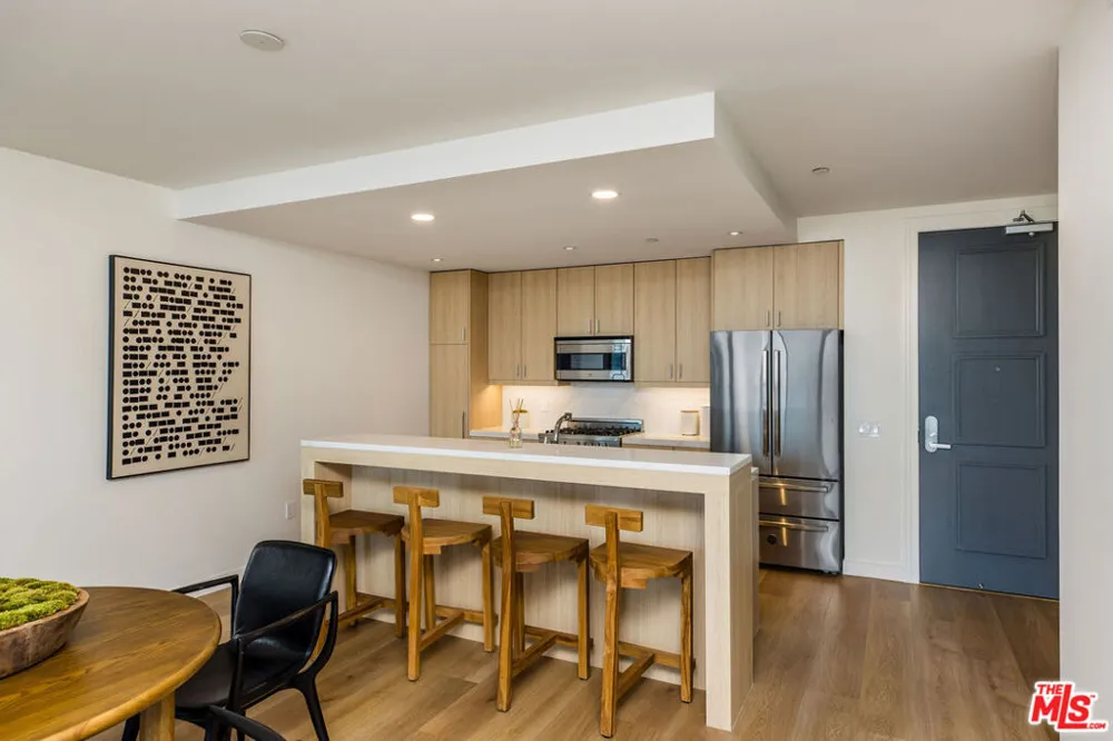 8500 Burton Way #614 Los Angeles, CA 90048