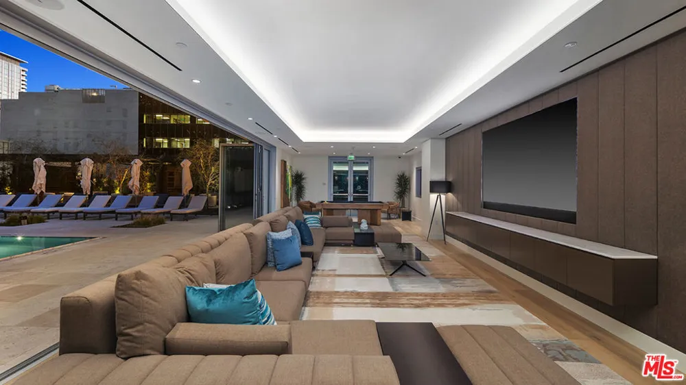 744 S Figueroa Street #3901 Los Angeles, CA 90017