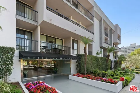 906 Doheny Drive #221