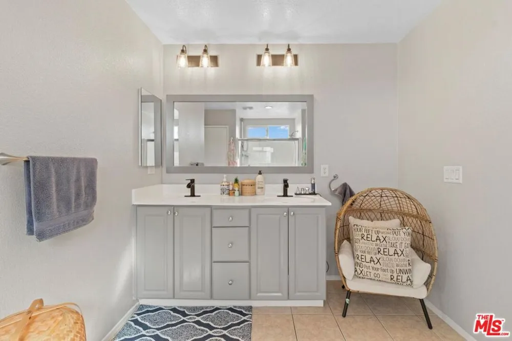 45064 E 18th Street Lancaster, CA 93535