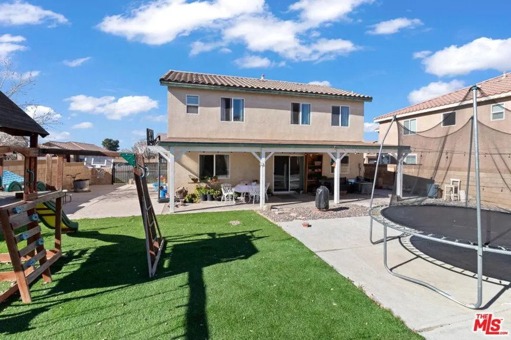 45064 E 18th Street Lancaster, CA 93535