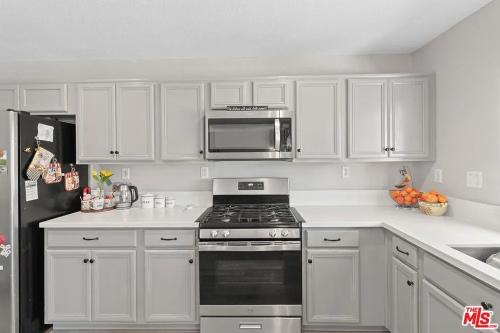45064 E 18th Street Lancaster, CA 93535