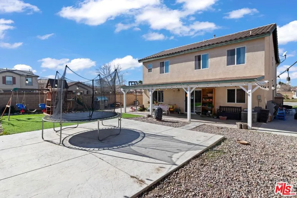 45064 E 18th Street Lancaster, CA 93535