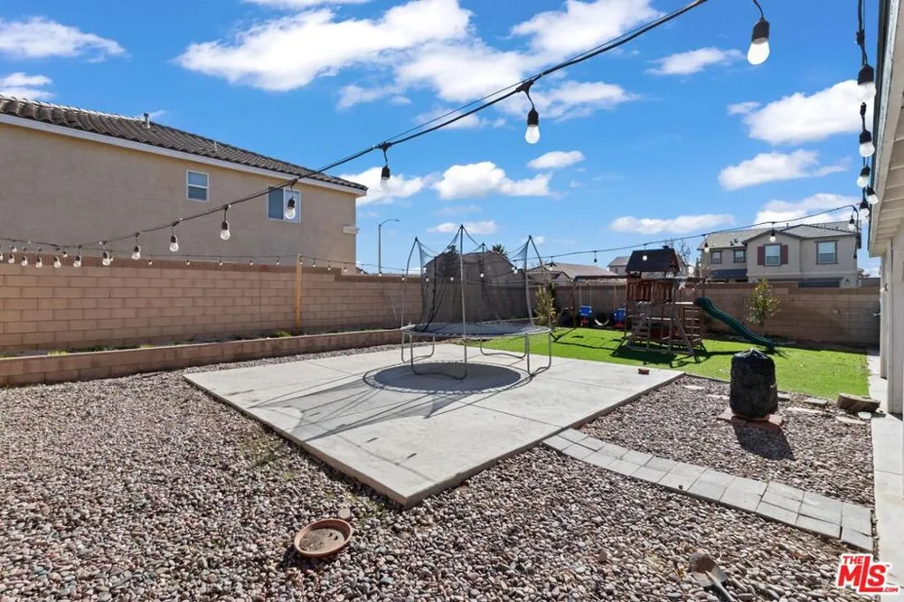 45064 E 18th Street Lancaster, CA 93535