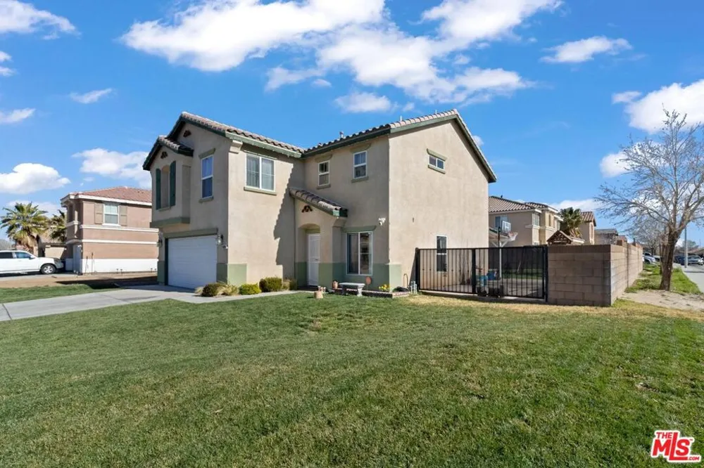 45064 E 18th Street Lancaster, CA 93535