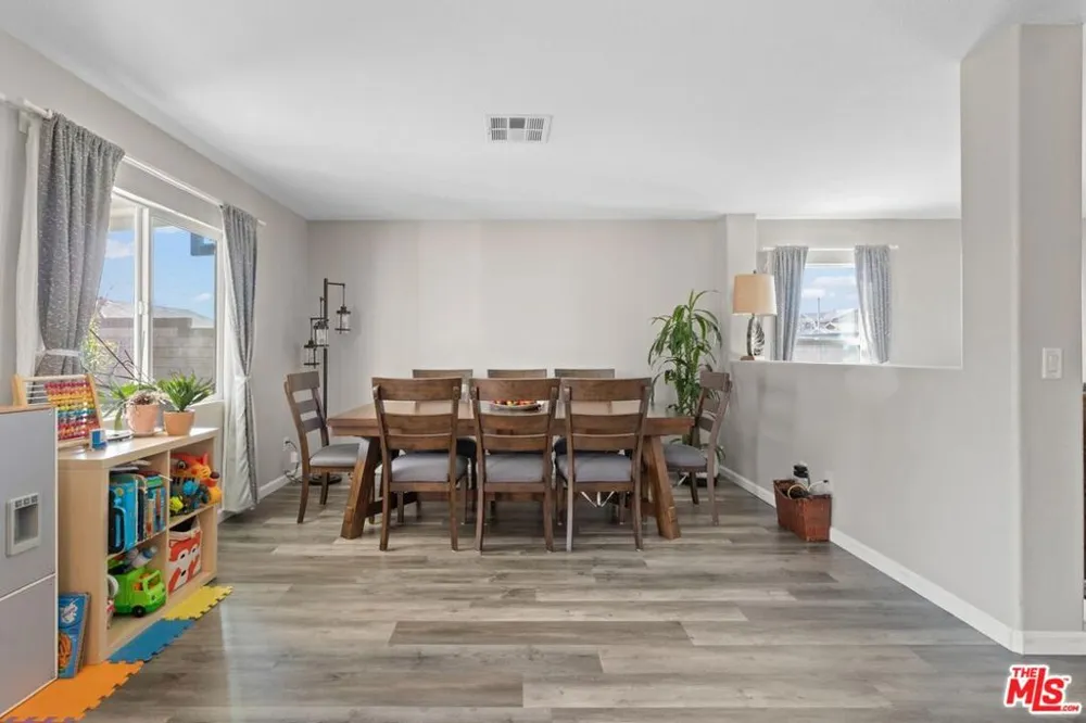 45064 E 18th Street Lancaster, CA 93535