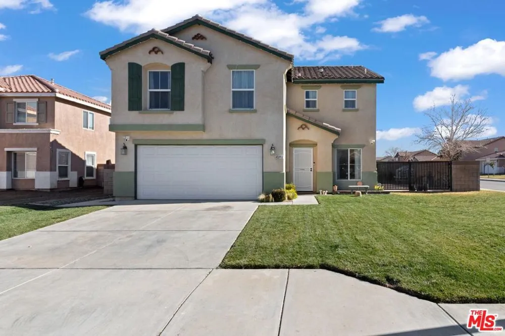 45064 E 18th Street Lancaster, CA 93535