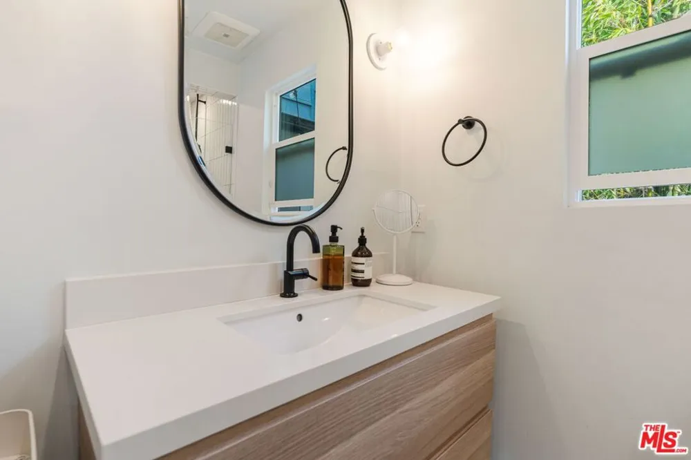 416 Brooks Avenue Venice, CA 90291