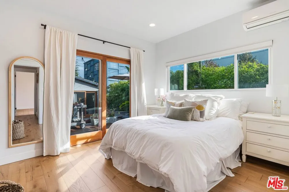 416 Brooks Avenue Venice, CA 90291