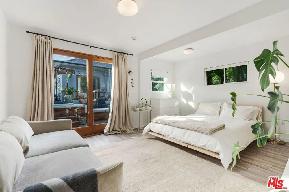 416 Brooks Avenue Venice, CA 90291
