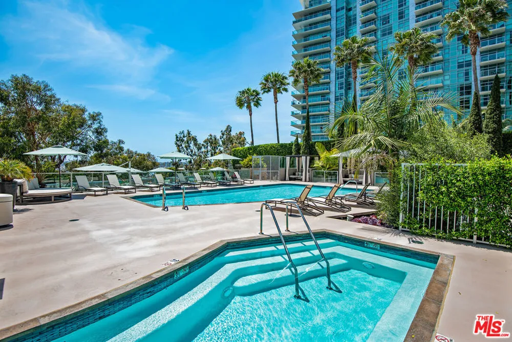 13650 Marina Pointe Drive #404 Marina del Rey, CA 90292