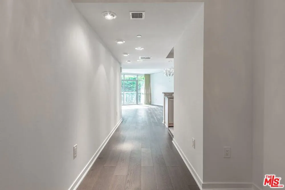 13650 Marina Pointe Drive #404 Marina del Rey, CA 90292