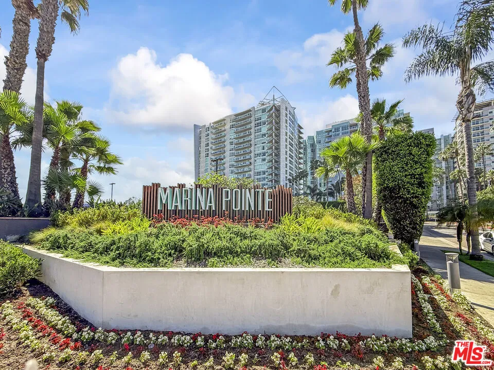 13650 Marina Pointe Drive #404 Marina del Rey, CA 90292