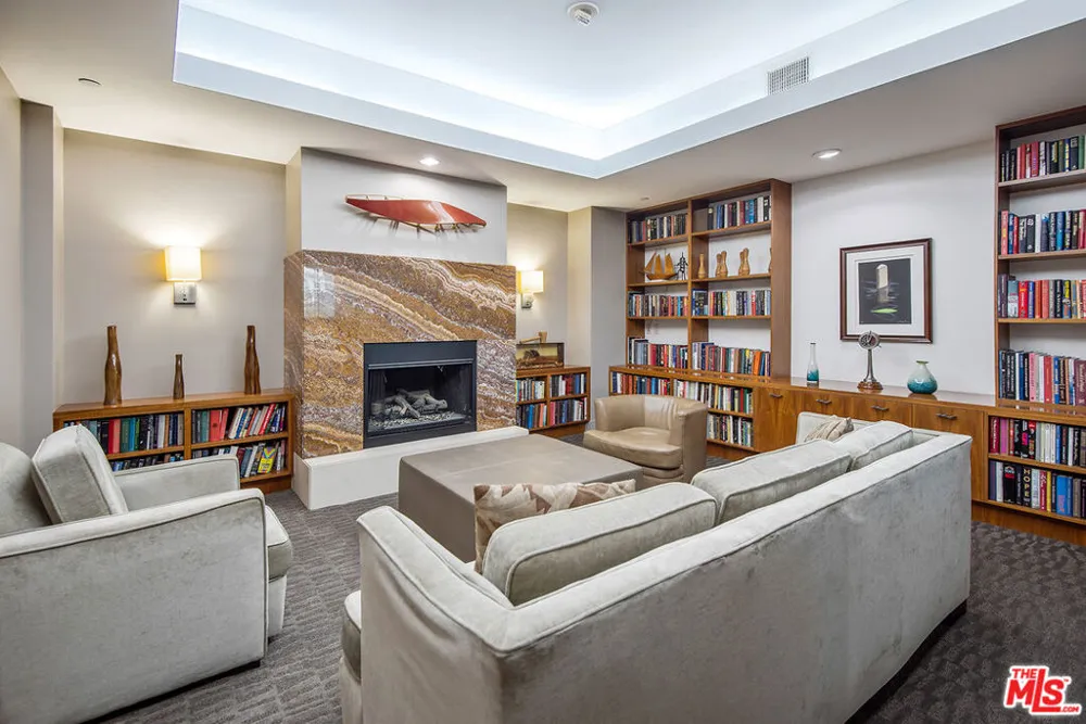 13650 Marina Pointe Drive #404 Marina del Rey, CA 90292