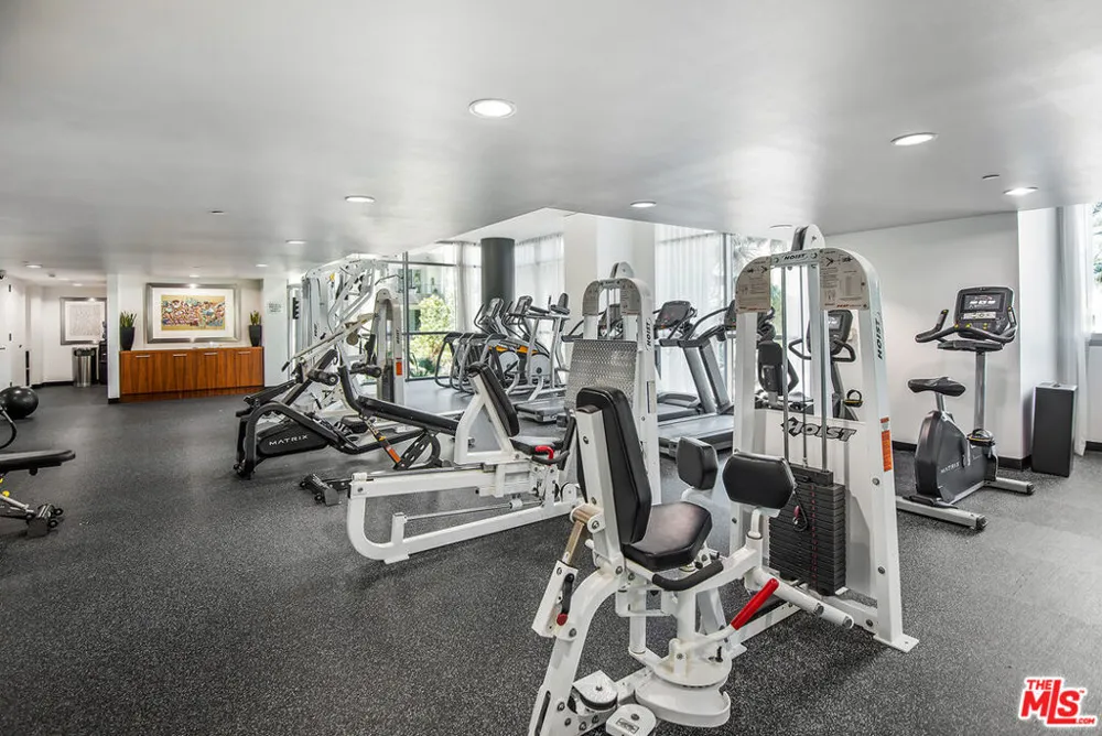 13650 Marina Pointe Drive #404 Marina del Rey, CA 90292