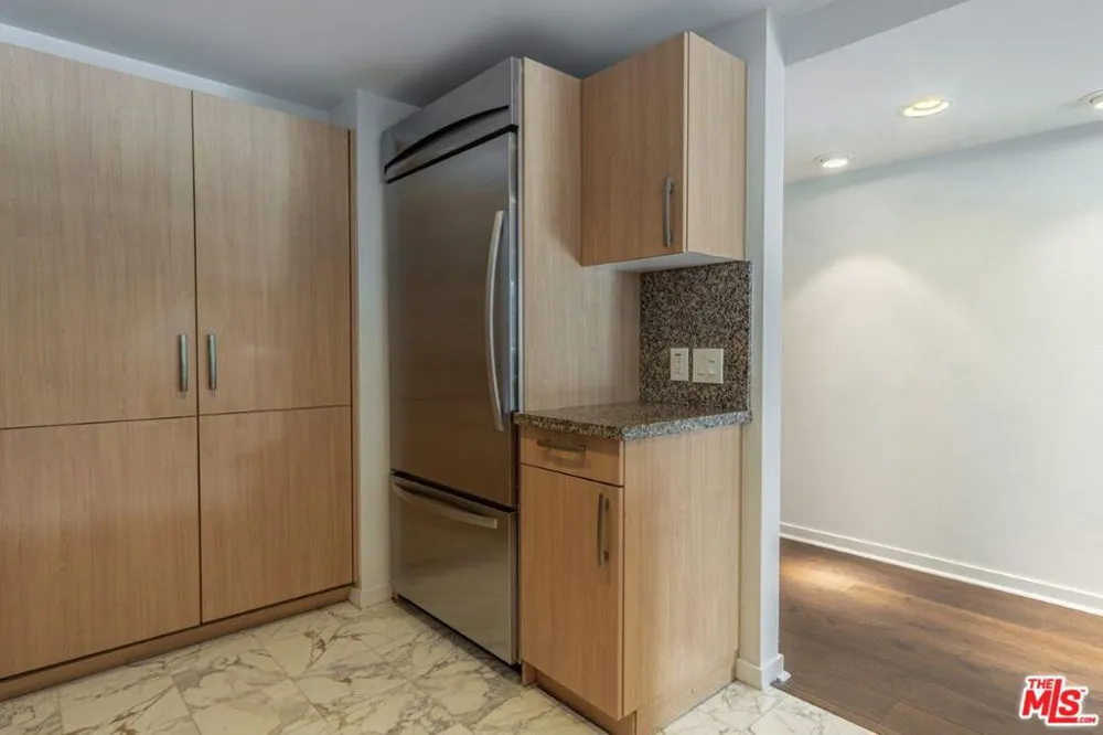 13650 Marina Pointe Drive #404 Marina del Rey, CA 90292