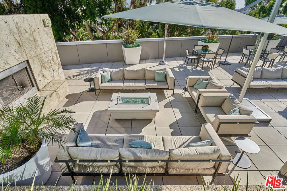 13650 Marina Pointe Drive #404 Marina del Rey, CA 90292