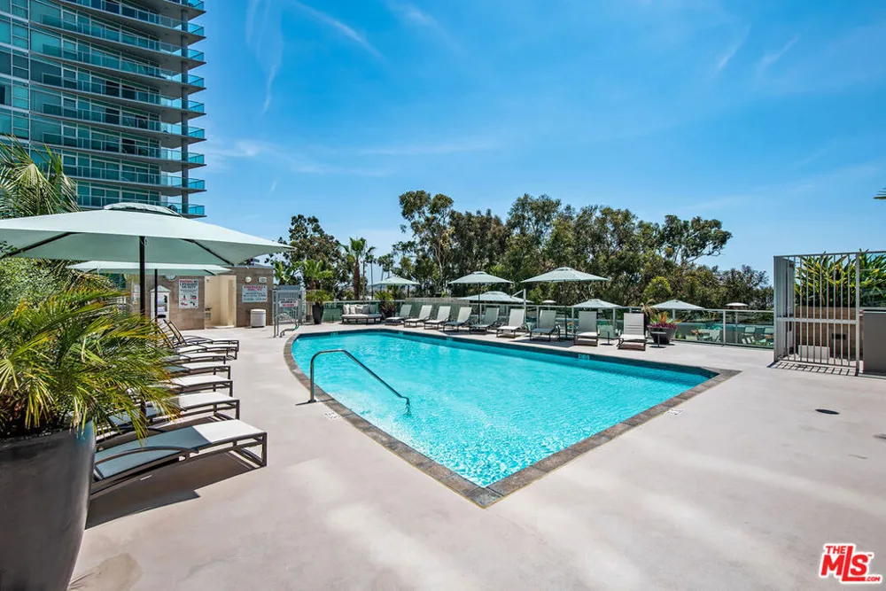 13650 Marina Pointe Drive #404 Marina del Rey, CA 90292