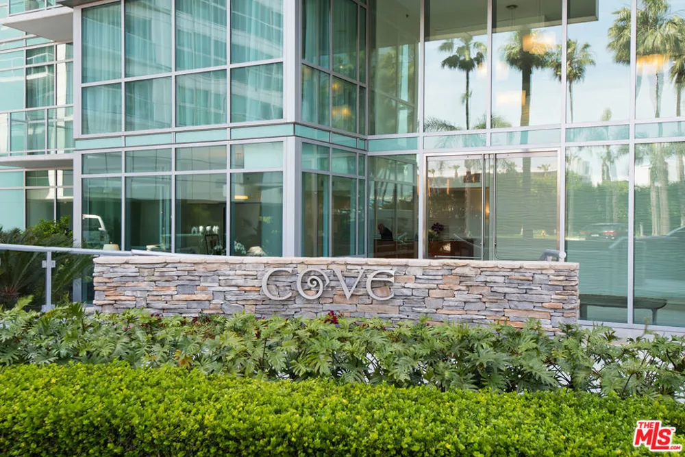 13650 Marina Pointe Drive #404 Marina del Rey, CA 90292