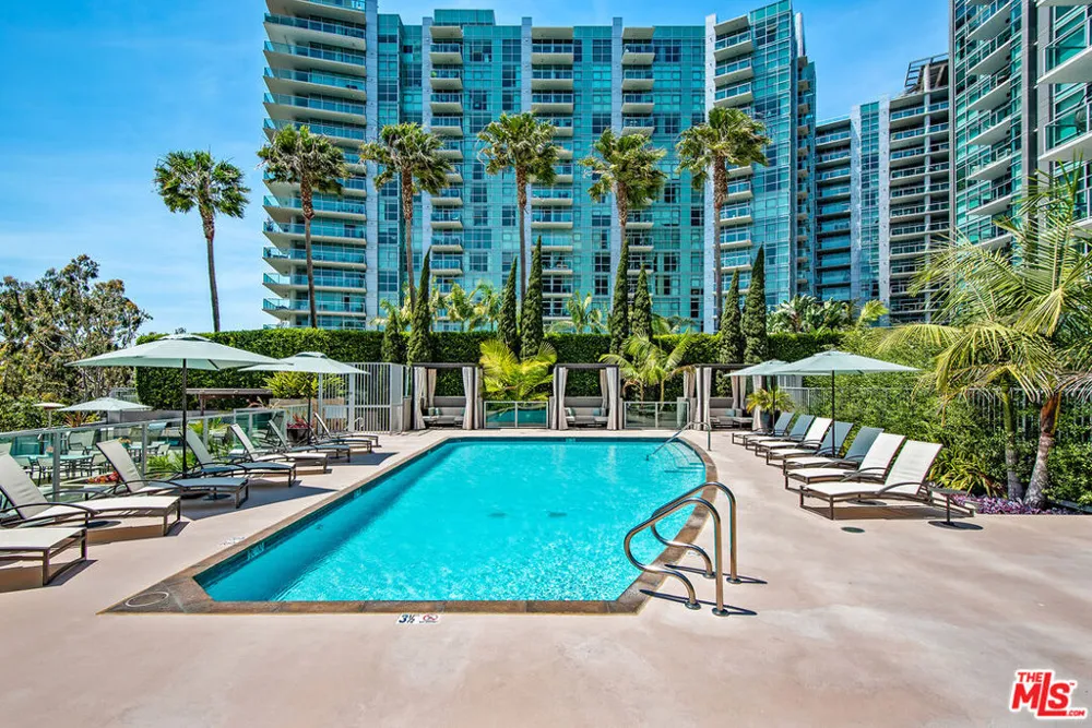 13650 Marina Pointe Drive #404 Marina del Rey, CA 90292