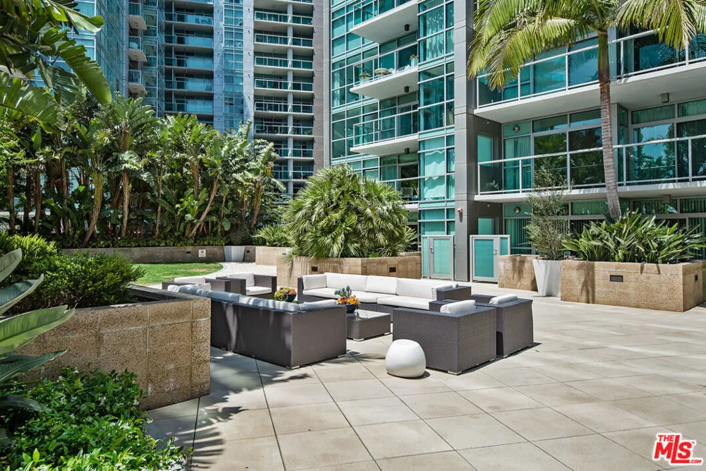 13650 Marina Pointe Drive #404 Marina del Rey, CA 90292