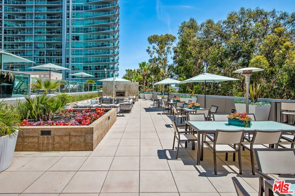 13650 Marina Pointe Drive #404 Marina del Rey, CA 90292