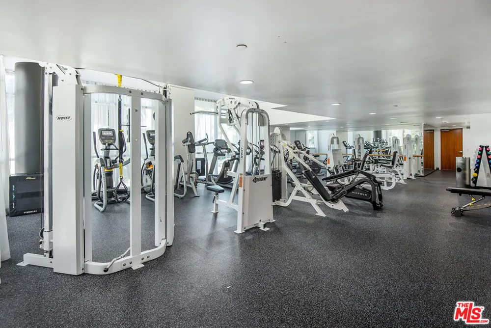 13650 Marina Pointe Drive #404 Marina del Rey, CA 90292