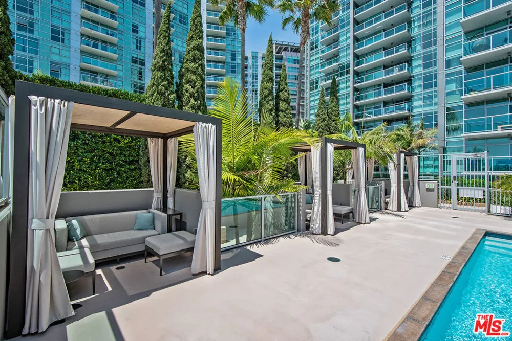 13650 Marina Pointe Drive #404 Marina del Rey, CA 90292