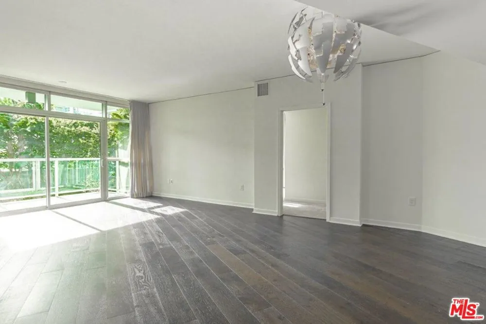 13650 Marina Pointe Drive #404 Marina del Rey, CA 90292