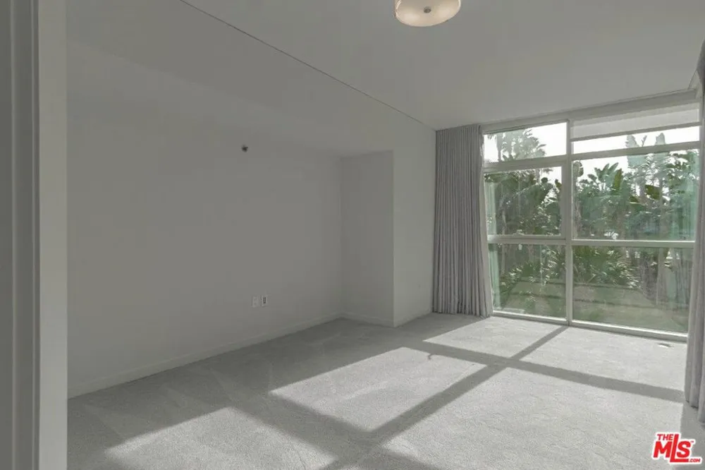 13650 Marina Pointe Drive #404 Marina del Rey, CA 90292