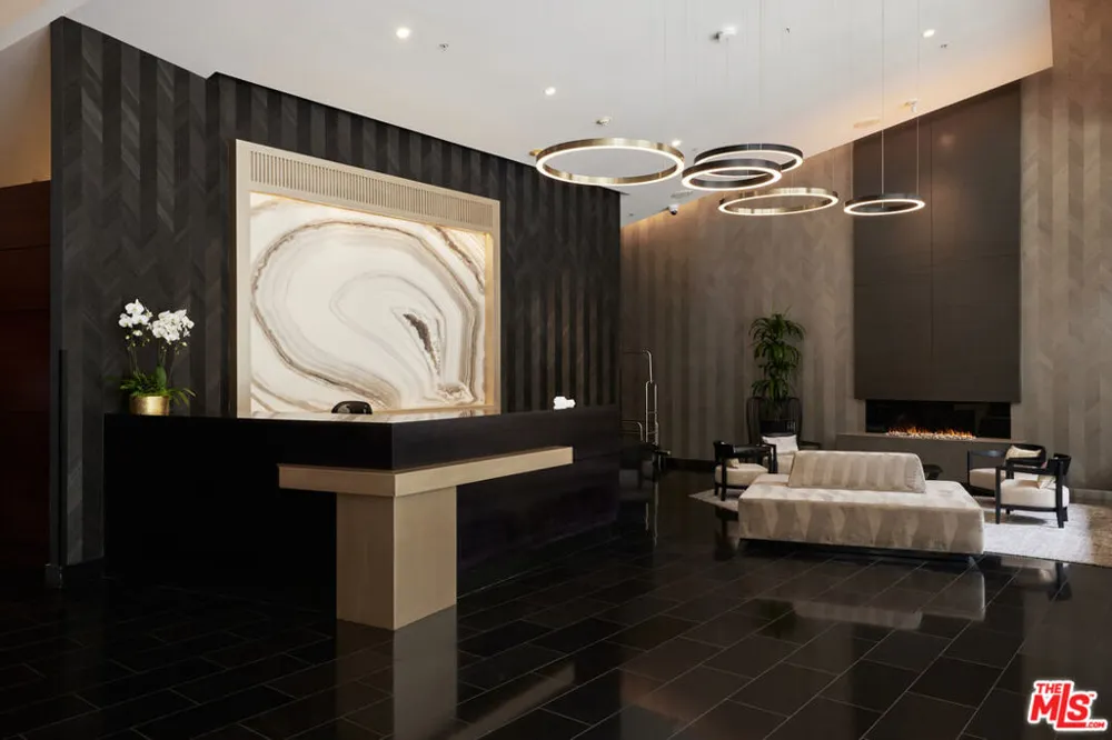 1155 S Grand Avenue #1307 Los Angeles, CA 90015