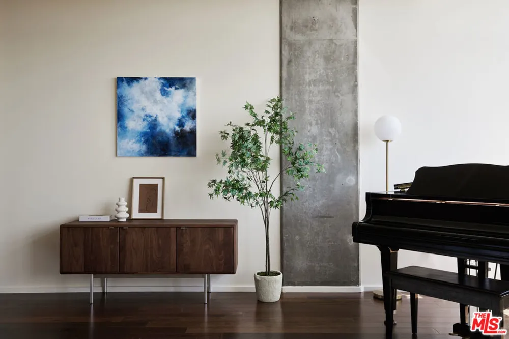 1155 S Grand Avenue #1307 Los Angeles, CA 90015