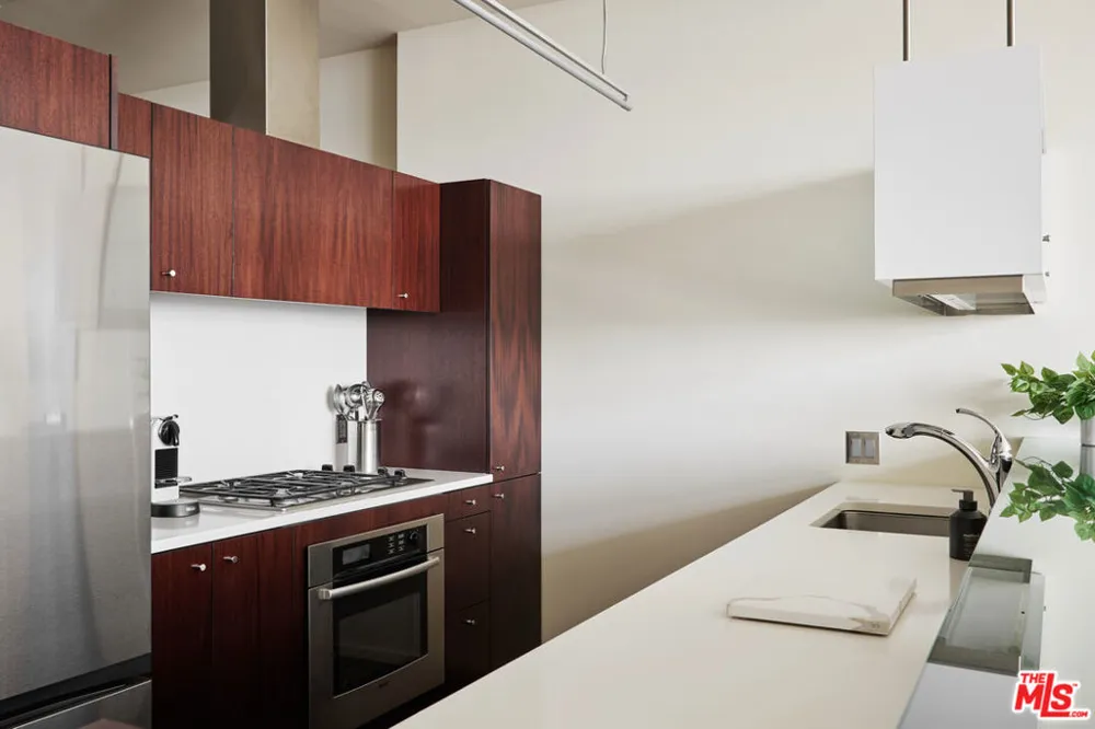 1155 S Grand Avenue #1307 Los Angeles, CA 90015