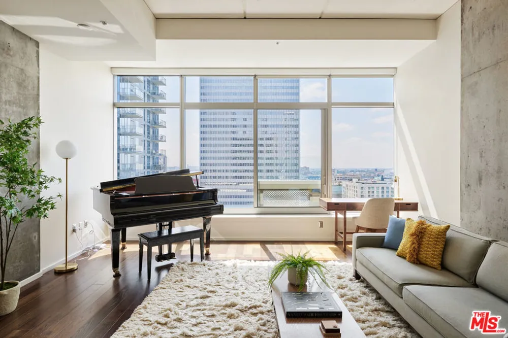 1155 S Grand Avenue #1307 Los Angeles, CA 90015