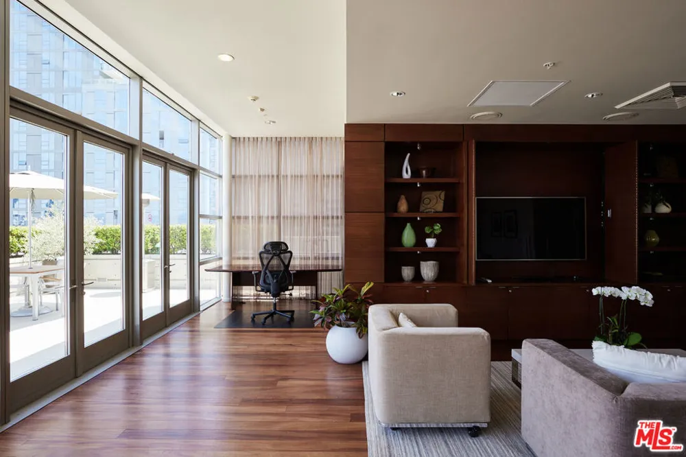 1155 S Grand Avenue #1307 Los Angeles, CA 90015