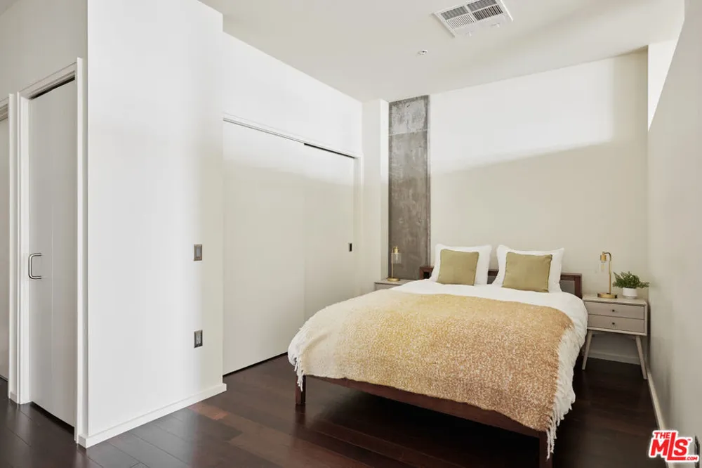 1155 S Grand Avenue #1307 Los Angeles, CA 90015