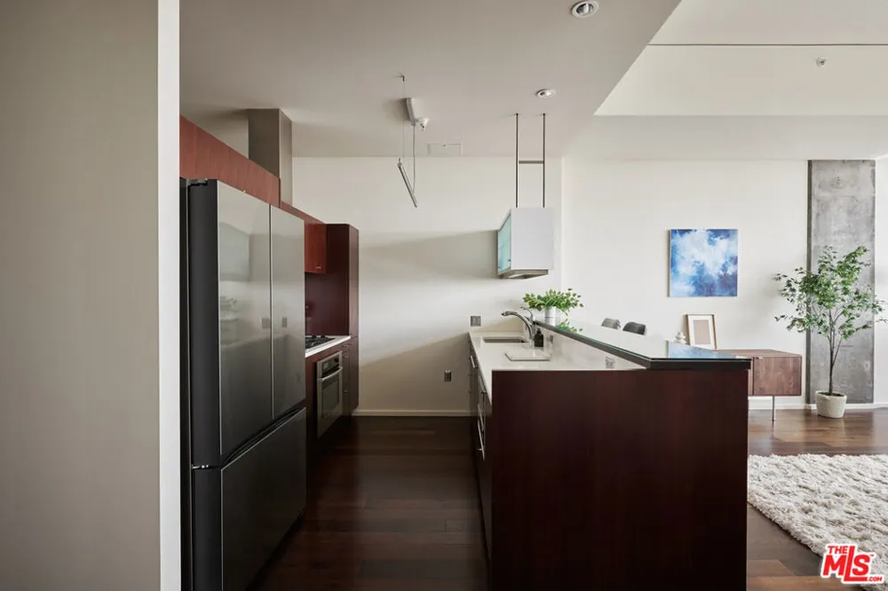 1155 S Grand Avenue #1307 Los Angeles, CA 90015
