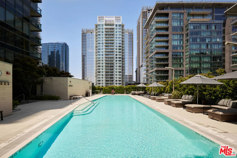 1155 S Grand Avenue #1307 Los Angeles, CA 90015