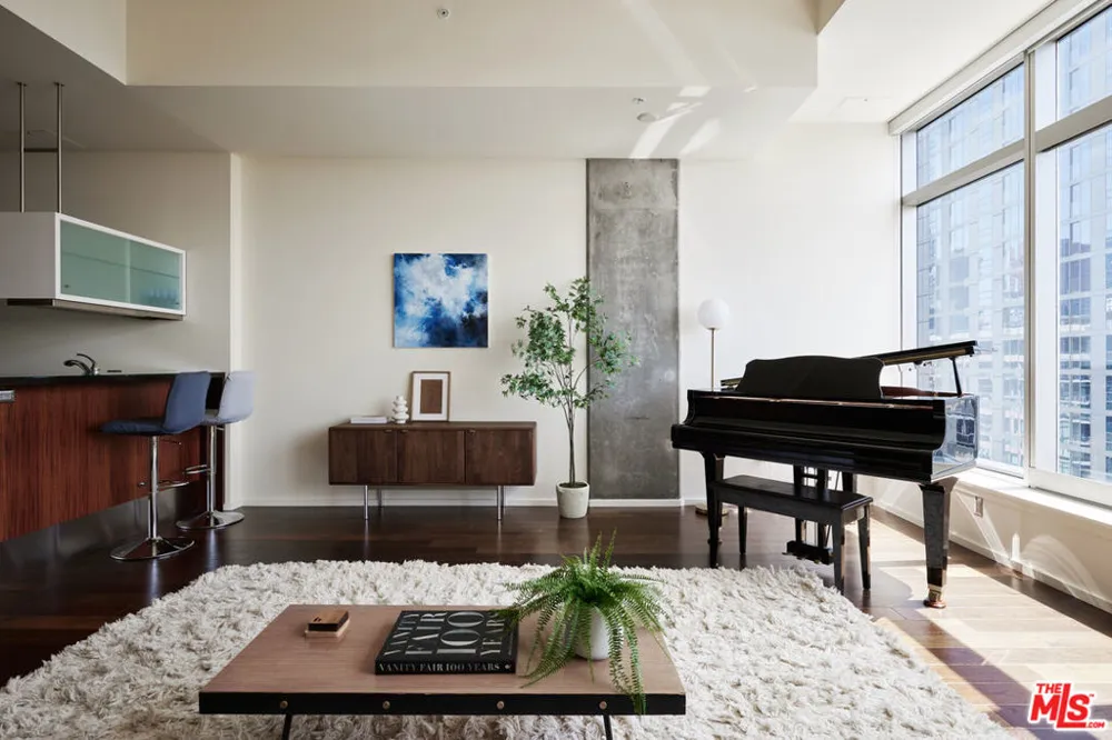 1155 S Grand Avenue #1307 Los Angeles, CA 90015