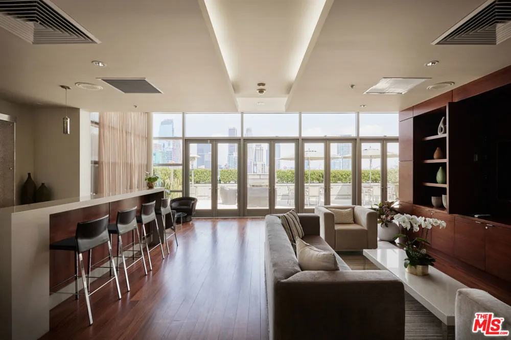 1155 S Grand Avenue #1307 Los Angeles, CA 90015