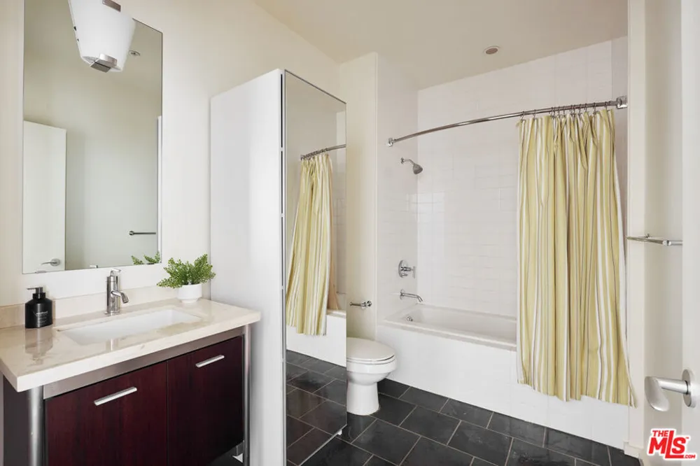 1155 S Grand Avenue #1307 Los Angeles, CA 90015