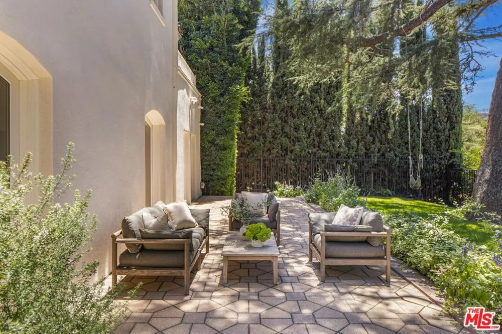 612 Lorraine Boulevard Los Angeles, CA 90005
